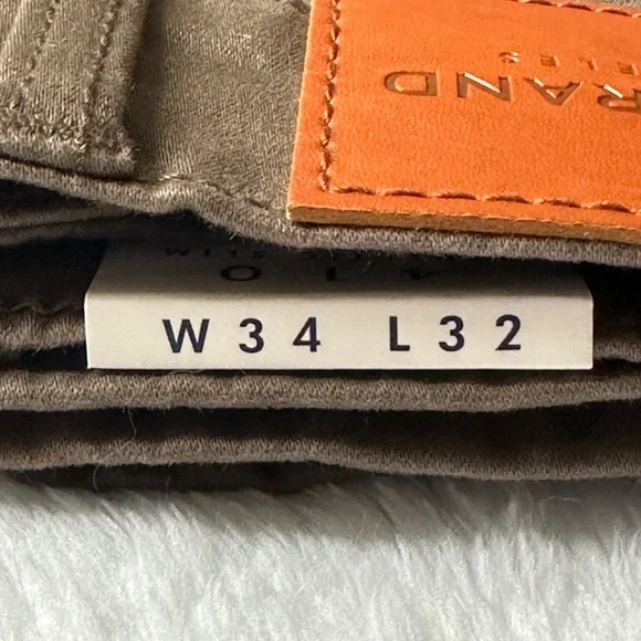 Men's Lucky Brand tan pants. - Picture 2 of 5